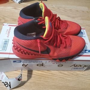 Nike Kyrie 1 EP Deceptive Red 2015 Size 10.5